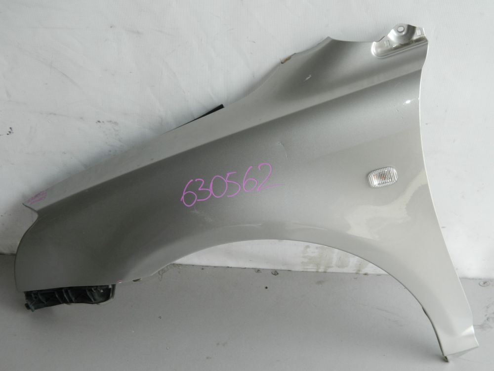 Крыло TOYOTA AVENSIS AZT250 Перед. Лев. (Контрактный) 45976061