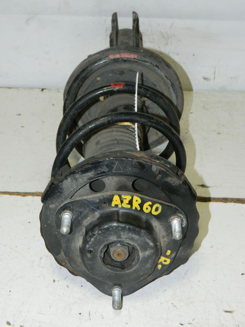 Стойка подвески TOYOTA NOAH AZR60 Перед Прав (Контрактный) 45992959