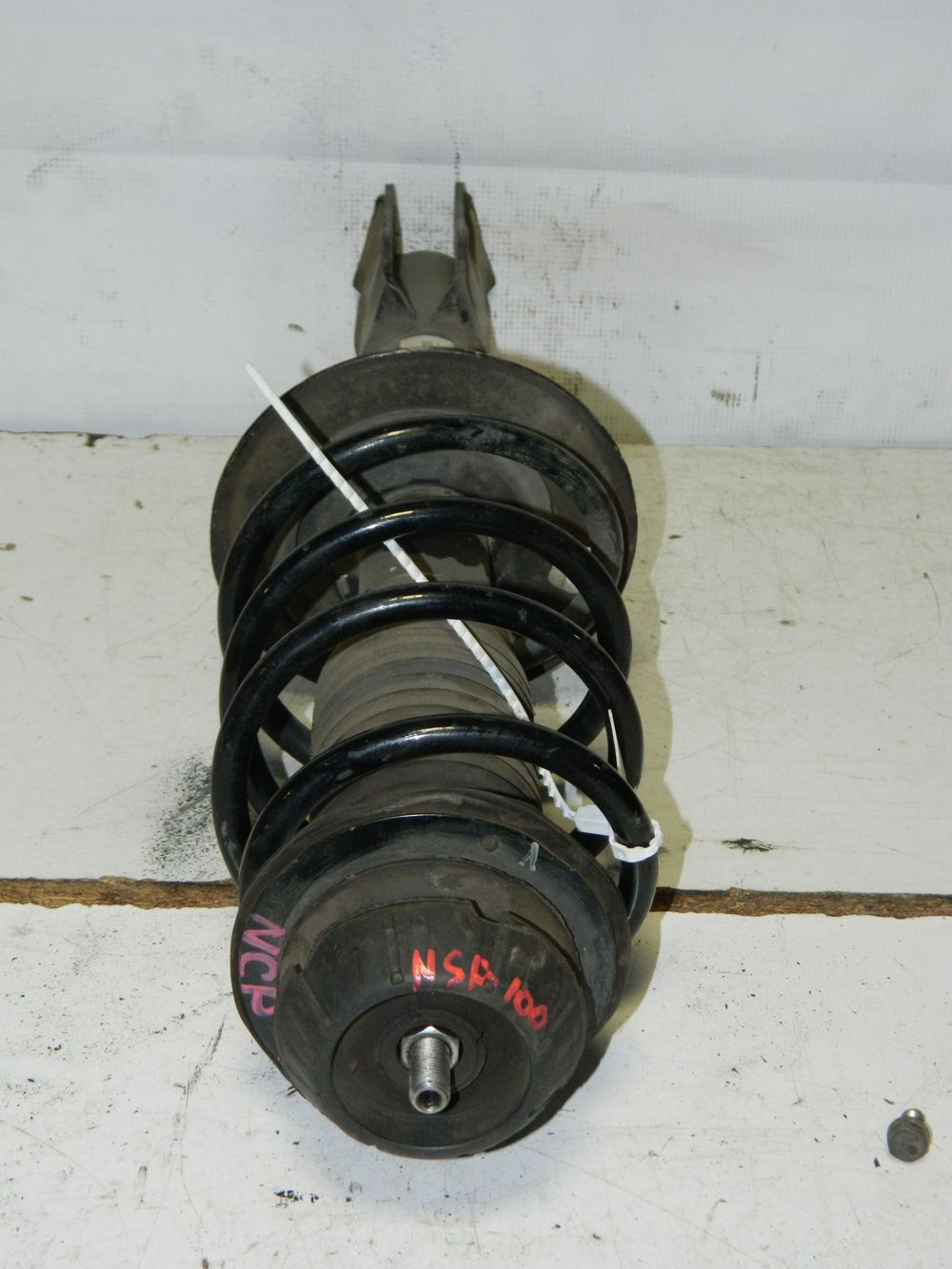 Стойка подвески TOYOTA VITZ KSP90 Перед Лев (Кoнтрактный) 45992963