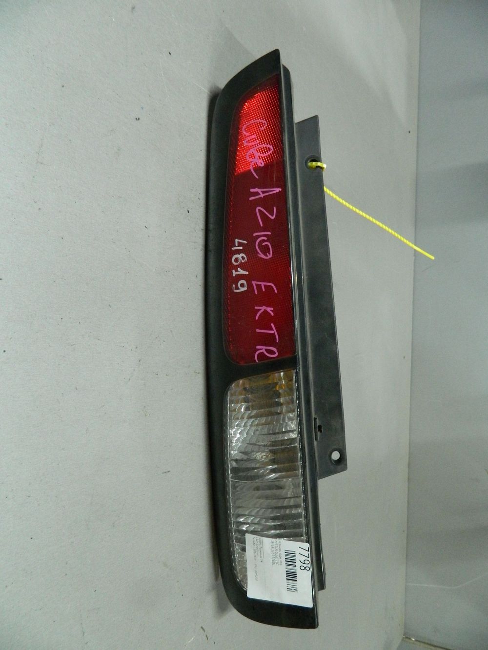 Фонарь NISSAN CUBE AZ10 Зад Лев 4819 (Контрактный) 64492001