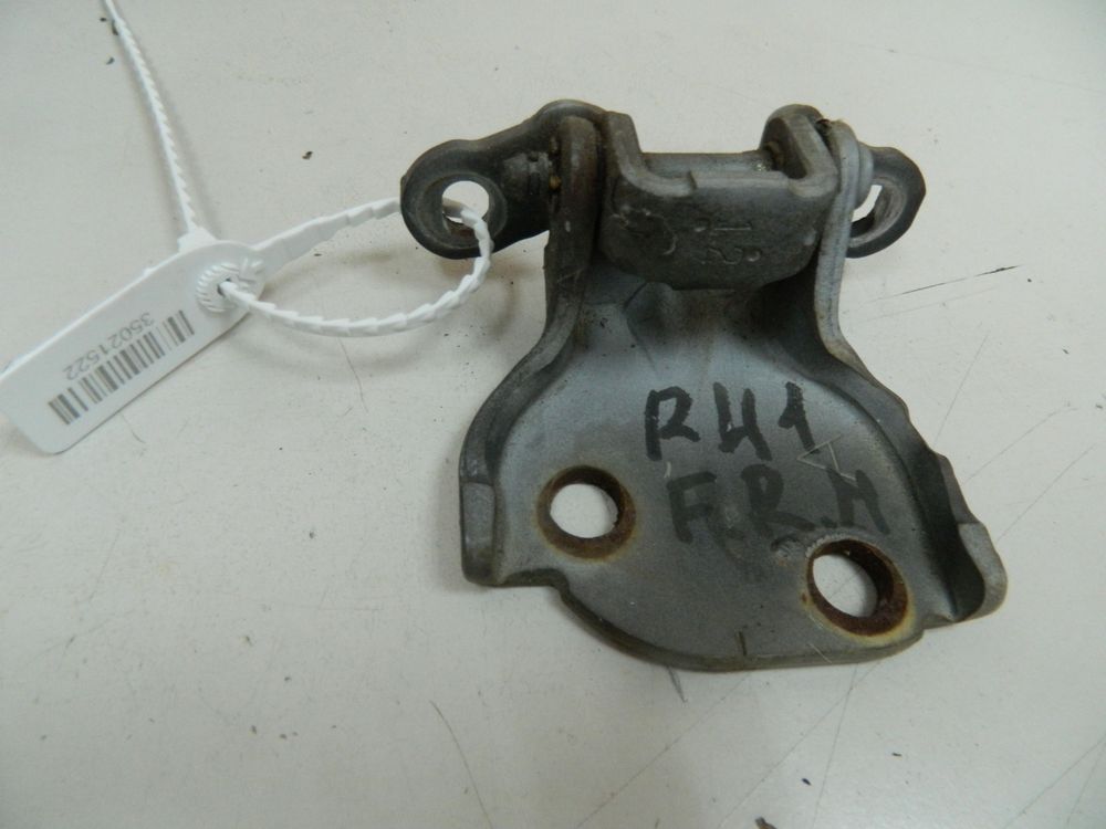 Петля двери HONDA S-MX RH1 Перед Прав Низ (Контрактный) 35021522