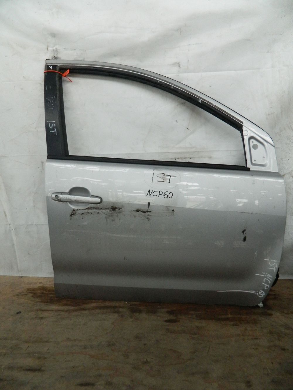 Дверь TOYOTA IST NCP60 Перед Прав (Контрактный) 72355863