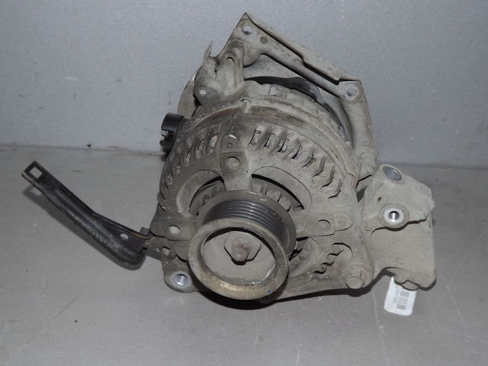 Генератор HONDA CR-V RE5 R20A (Контрактный) 35017503