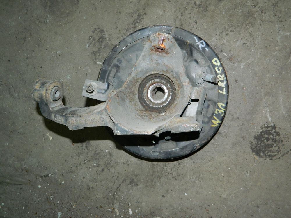 Ступица NISSAN LARGO W30 Зад Прав (Контрактный) 79586667