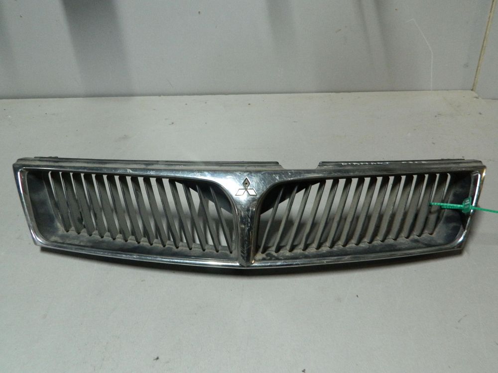 Решетка радиатора MITSUBISHI DIAMANTE F41A (Контрактный) 81540797