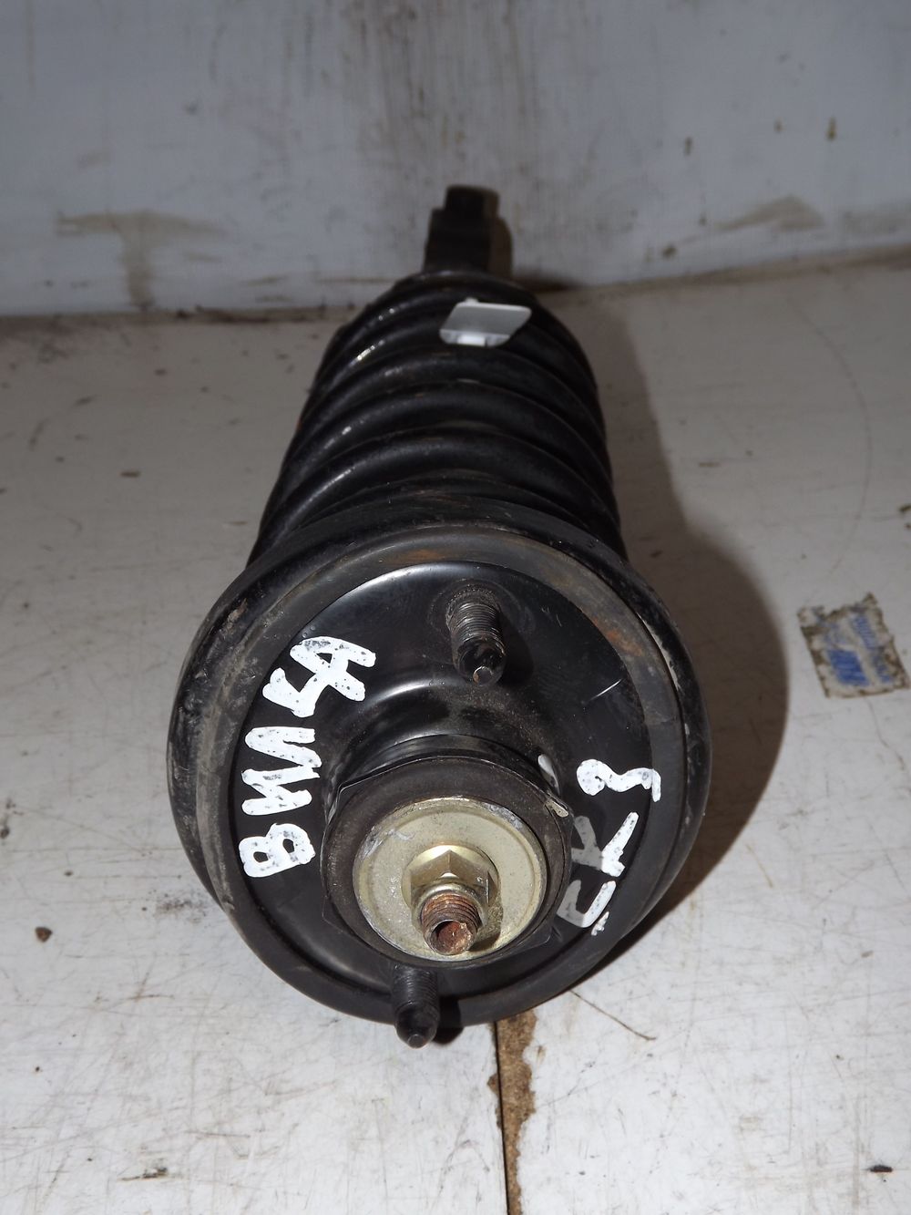 Стойка подвески HONDA CIVIC EK3 D15B Задн (Контрактный) 35023186