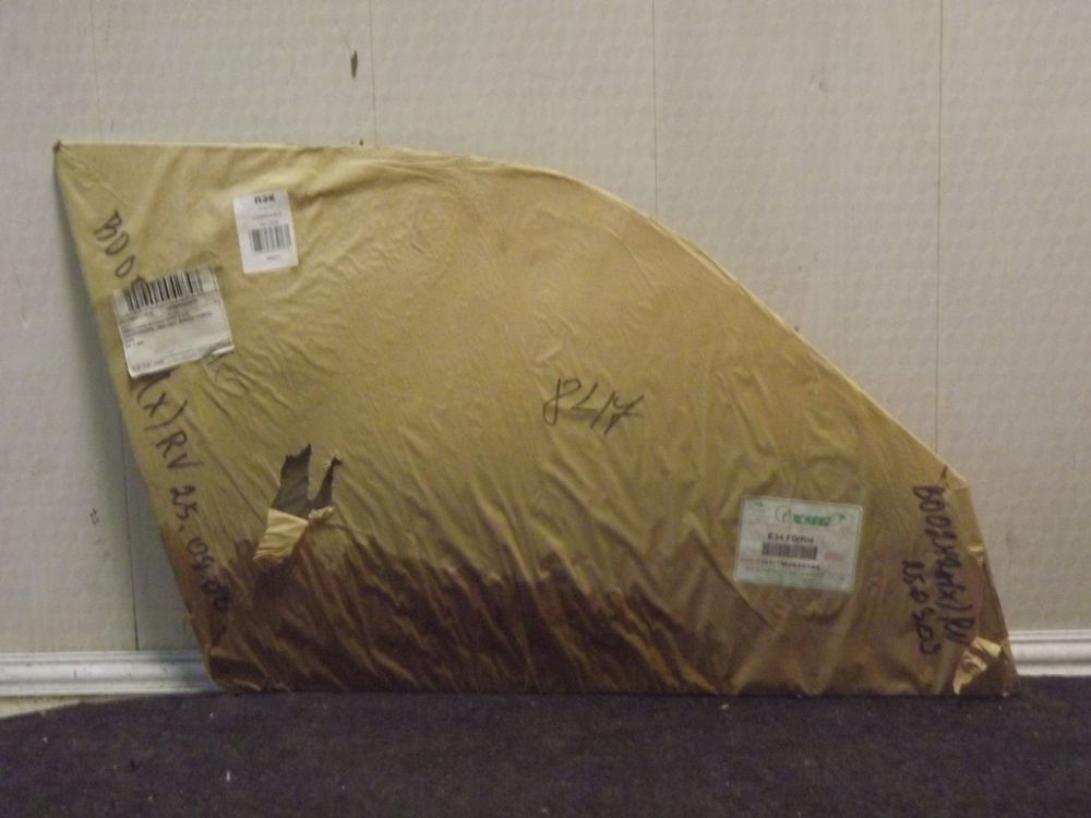 Стекло XYG GT/TM0530166 BMW E34 Перед Прав
