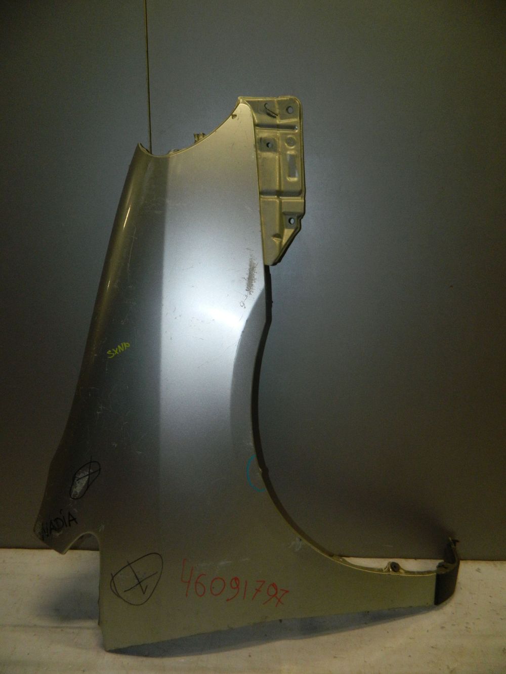 Крыло TOYOTA NADIA SXN10 Перед Прав (Контрактный) 46091767