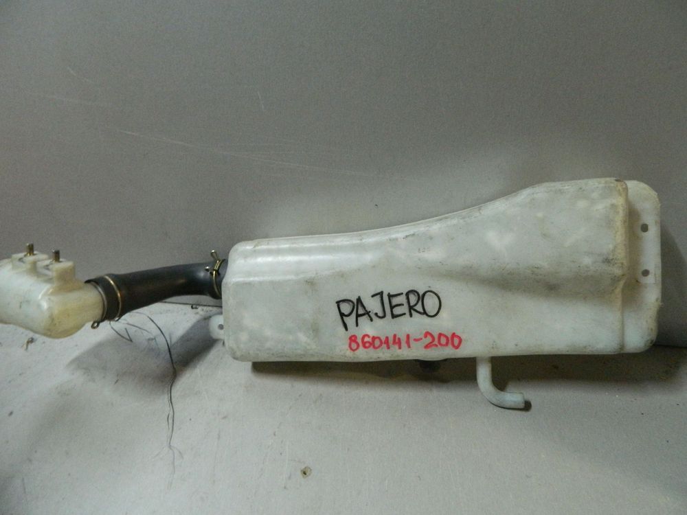 Бачок омывателя MITSUBISHI PAJERO V46W (Контрактный) 79591859