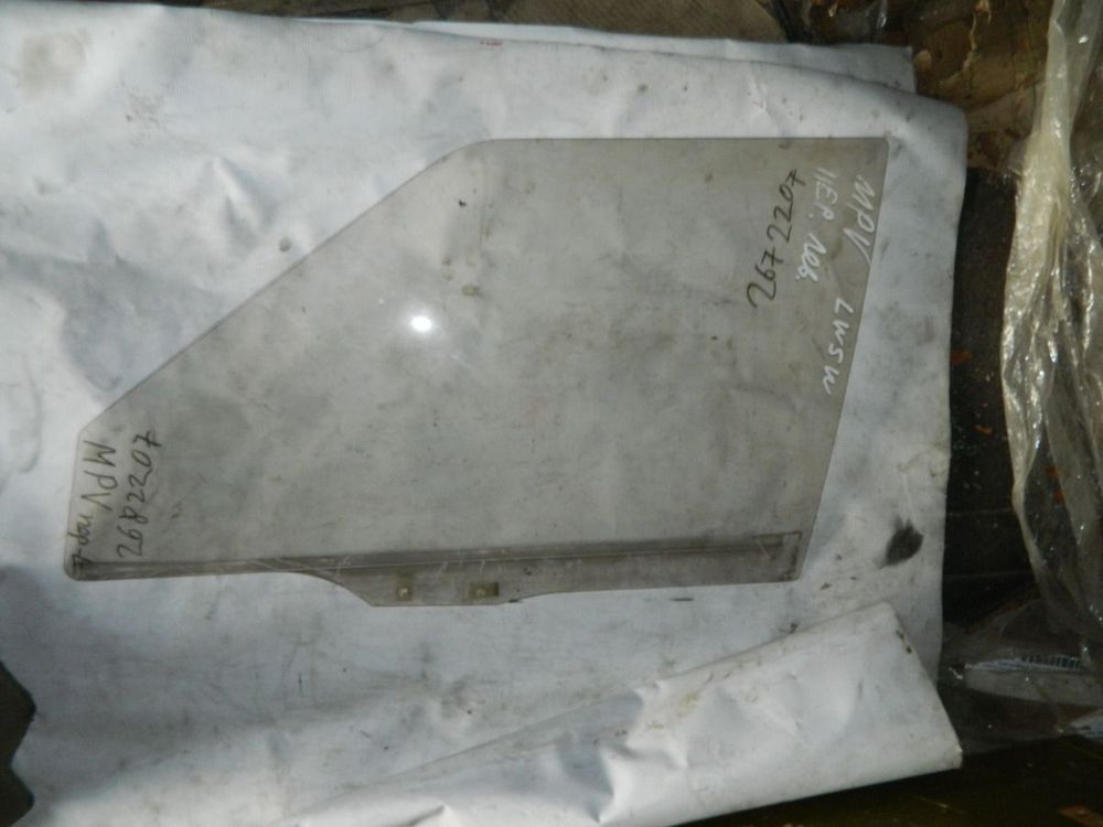 Стекло двери MAZDA MPV LVEW Перед. Лев (Контрактный) 2682207