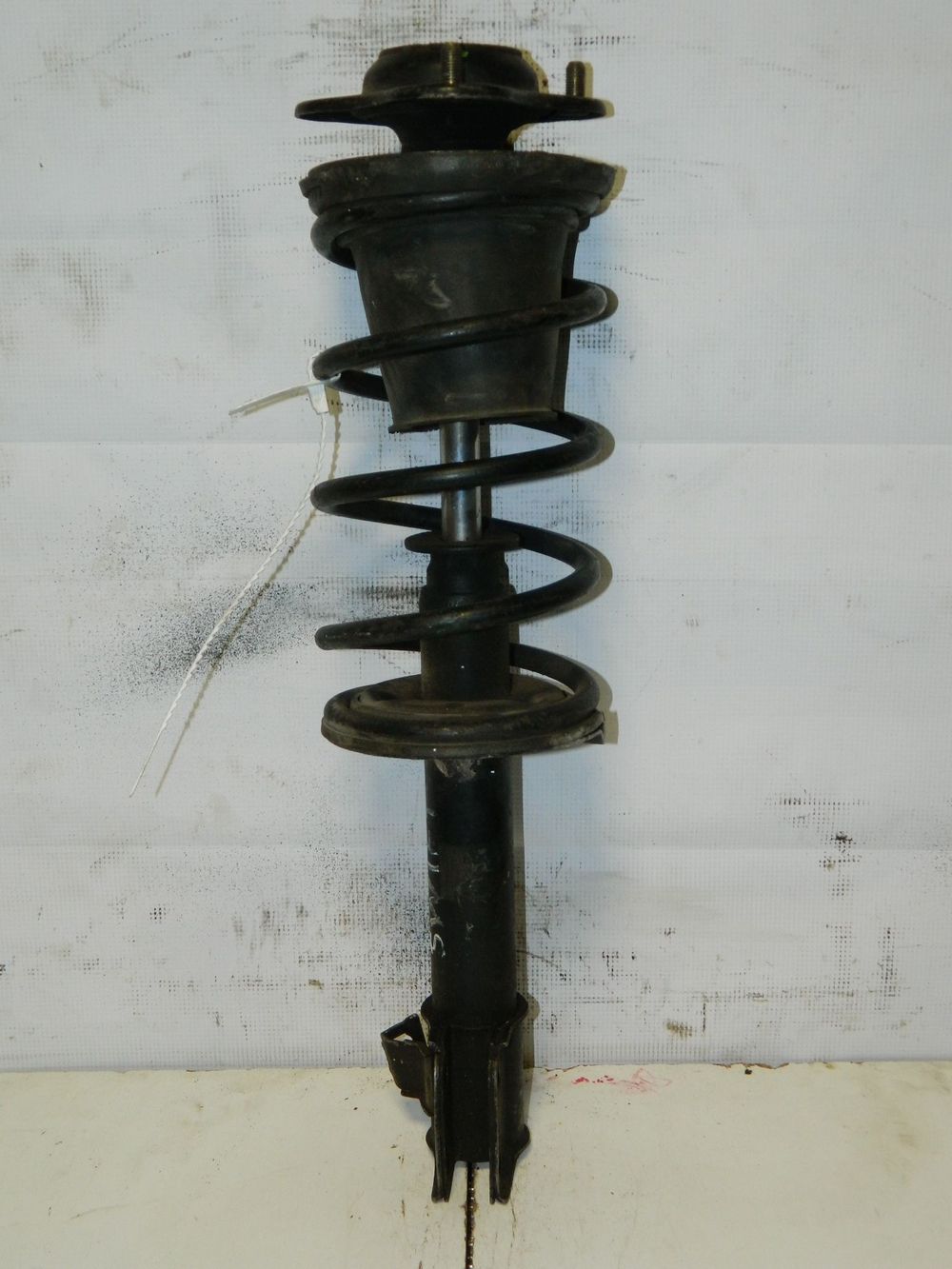Стойка подвески ISUZU GEMINI JT151F Перед Лев (Контрактный) 45976293