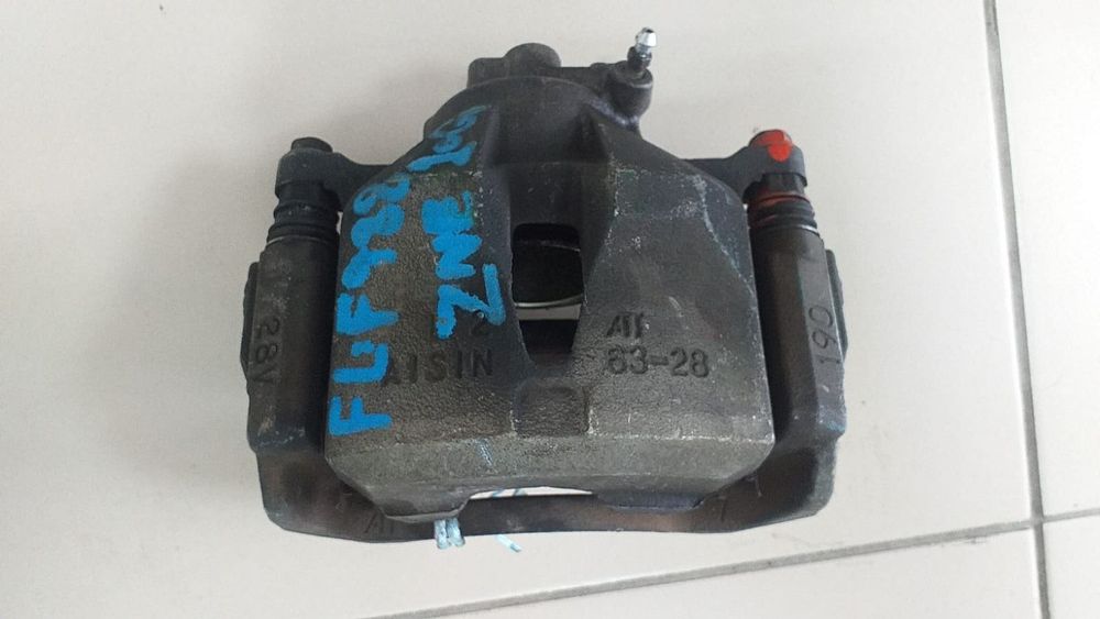 Суппорт TOYOTA WISH ANE10G, ANE11W, ZNE10G Перед. Лев. (Контрактный)