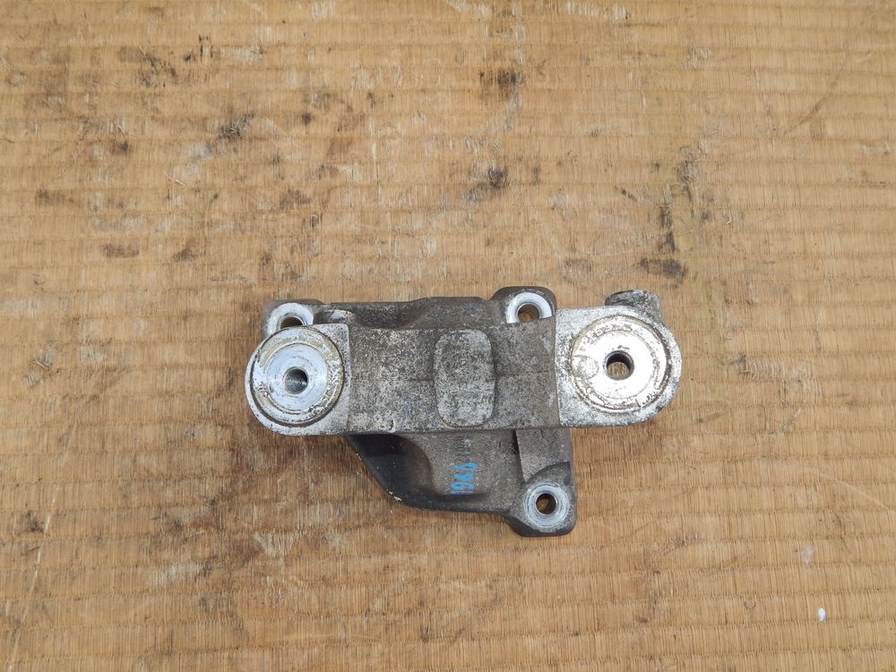 Кронштейн опоры двигателя HONDA CR-V RE4 K24A (Контрактный) 37966804
