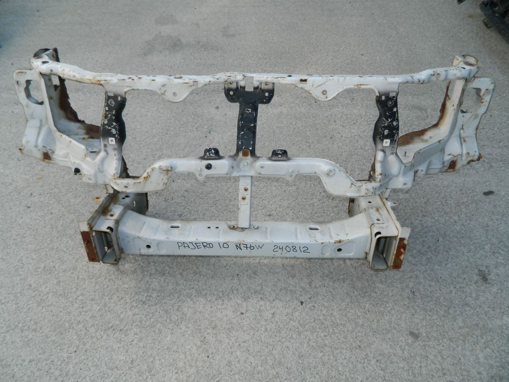 Рамка радиатора MITSUBISHI PAJERO iO H76W (Контрактный) 240812