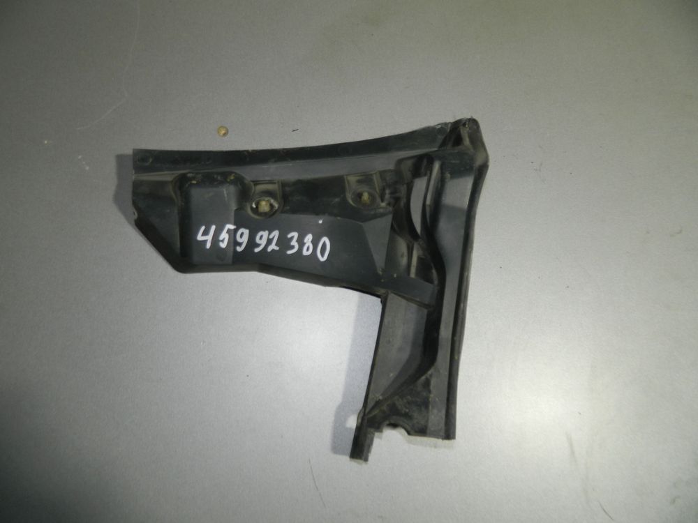 Фиксатор воздухозаборника Renault Clio II K4J 711 (Б/У)