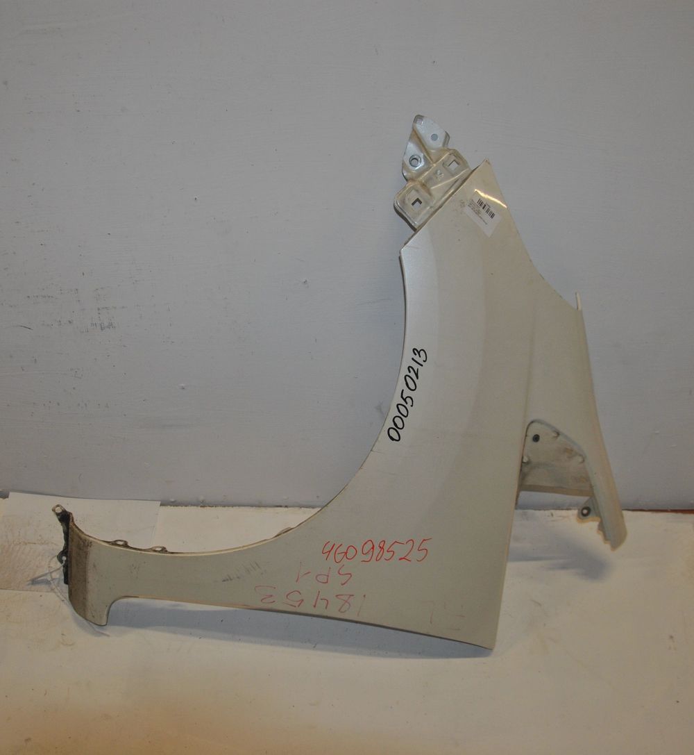 Крыло HONDA FIT GP1 Перед Лев (Контрактный) 46098525