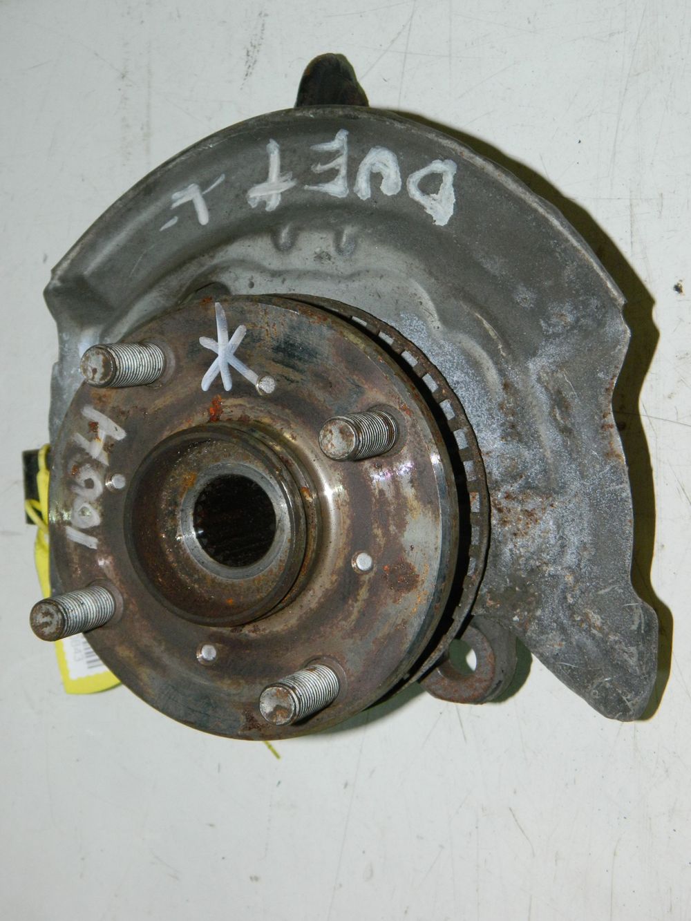 Ступица TOYOTA DUET M100A Перед Лев (Контрактный) 40940843