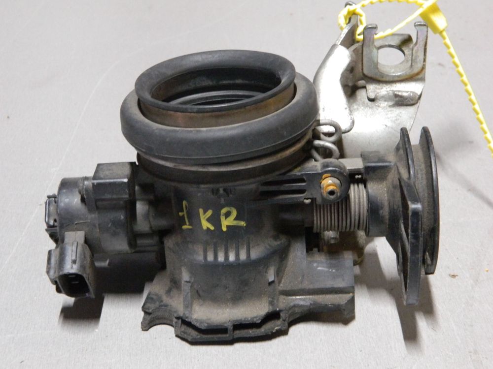 Дроссельная заслонка TOYOTA 1KR (Контрактный) 79780549
