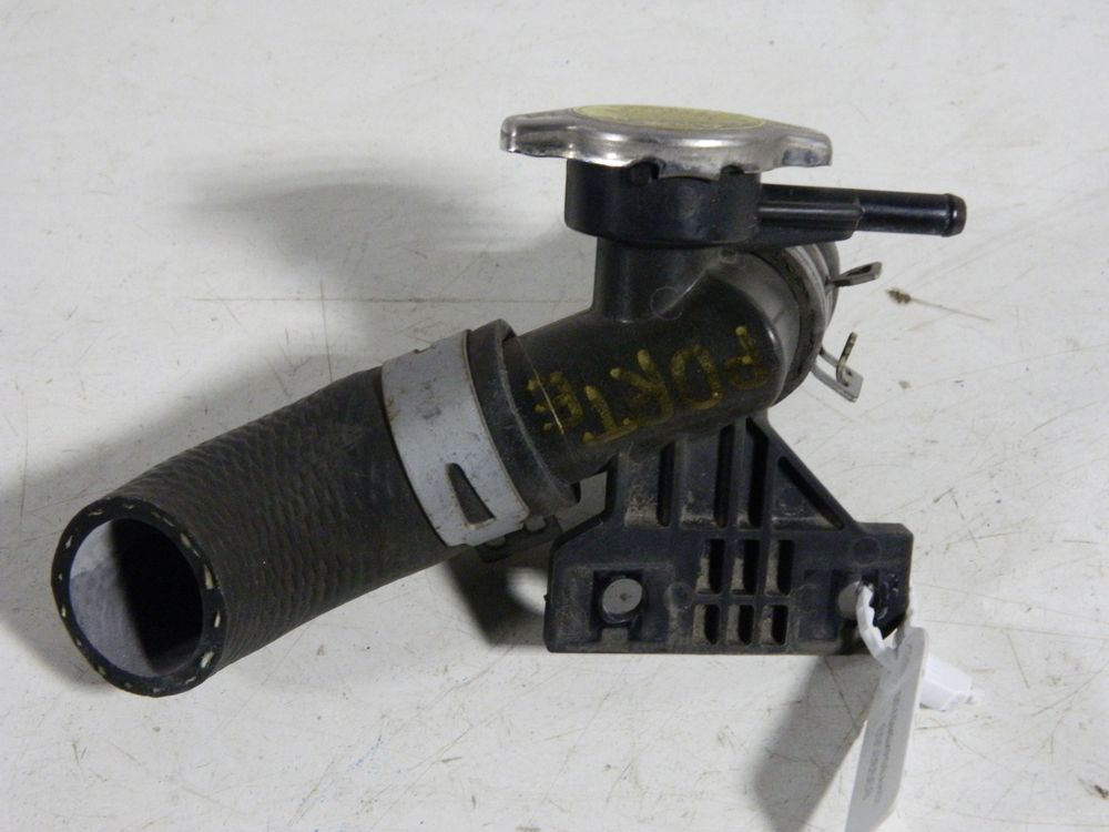 Горловина радиатора TOYOTA PORTE NNP10 (Контрактный) 69586568