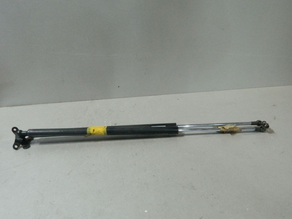 Амортизатор багажника HONDA STREAM RN1 (Контрактный) 81528999