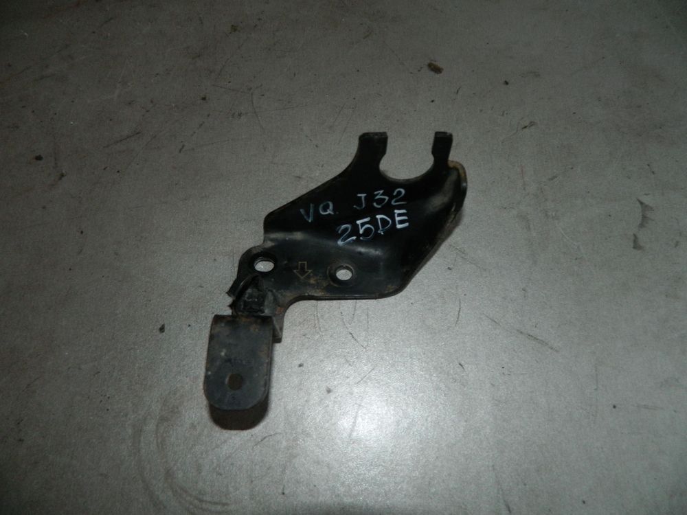 Кронштейн троса АКПП NISSAN TEANA J32 VQ25DE (Контрактный) 2414700110