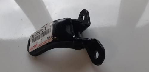 Крепление двери передняя TOYOTA 6872022071 TOYOTA Chaser, Cresta,Land Cruiser, Mark II, RAV4