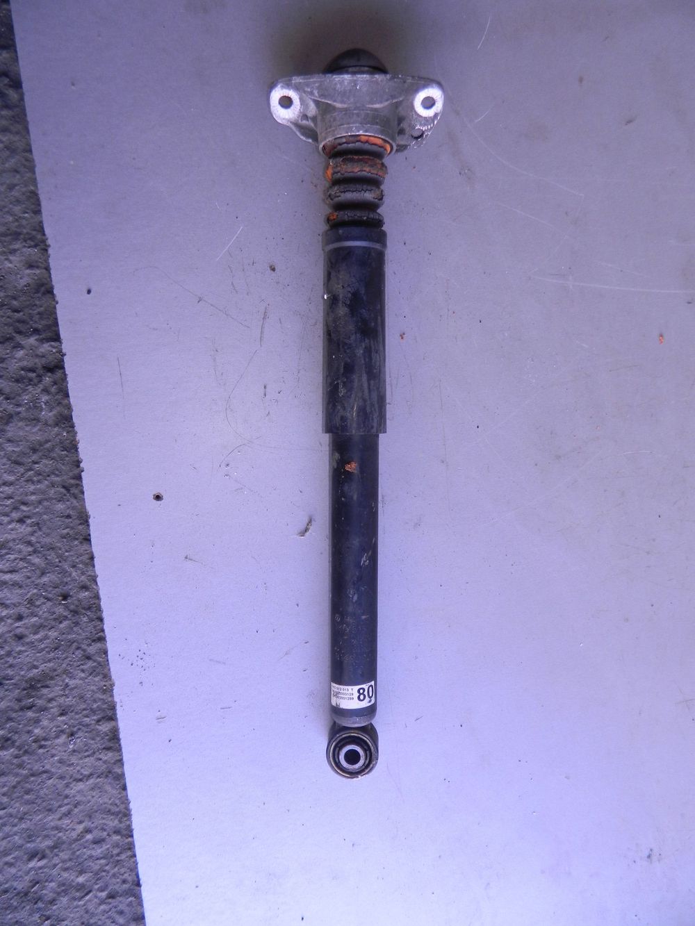 Амортизатор VOLKSWAGEN GOLF 6 5K1 Зад (Контрактный) 94599939