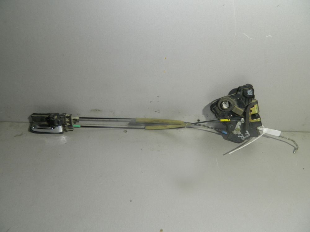 Замок двери TOYOTA COROLLA E120 Перед Прав (Б/У) 45993938