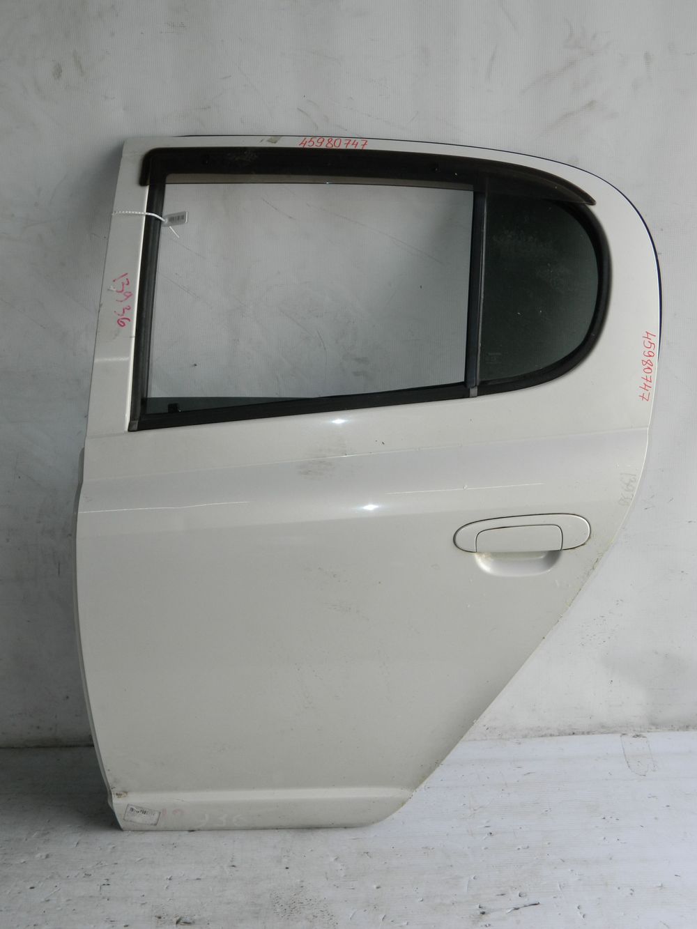 Дверь TOYOTA VITZ SCP13 Зад Лев (Контрактный) 45980747