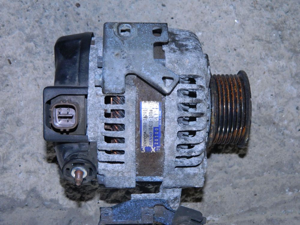Генератор TOYOTA AVENSIS AZT250 1AZFSE (Контрактный) 10811322