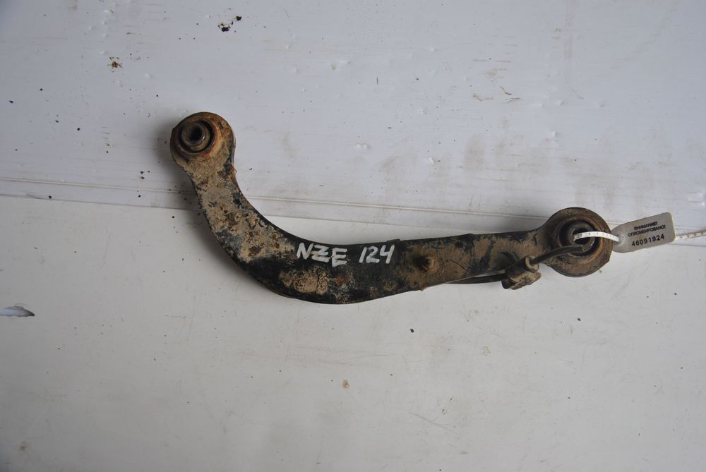 Рычаг подвески TOYOTA ALLEX NZE124 Зад (Контрактный) 46091924