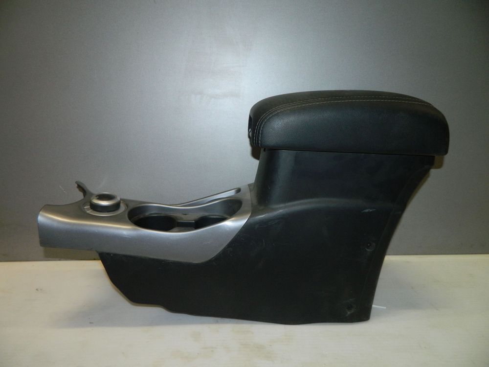 Подлокотник MITSUBISHI OUTLANDER CW5W (Контрактный) 46098879