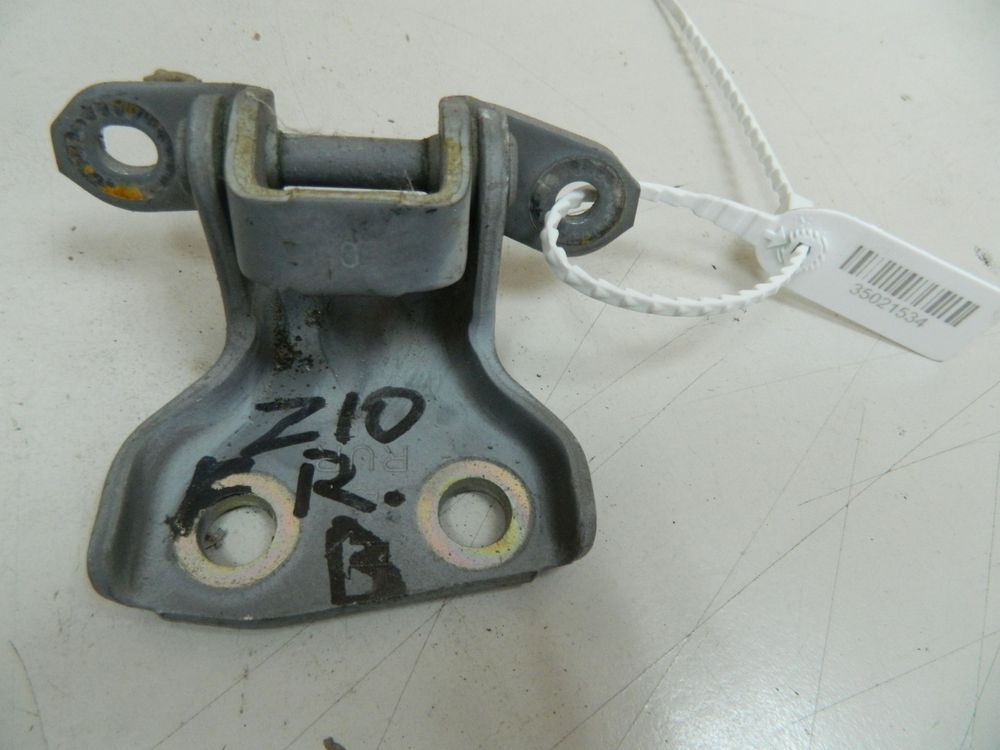 Петля двери NISSAN CUBE Z10 Перед Прав Верх (Контрактный) 35021534