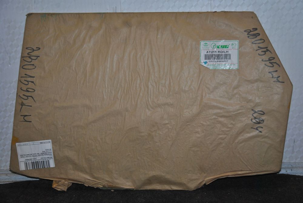 Стекло двери XYG 8305LGSE5RDW TOYOTA  AVENSIS Зад Лев