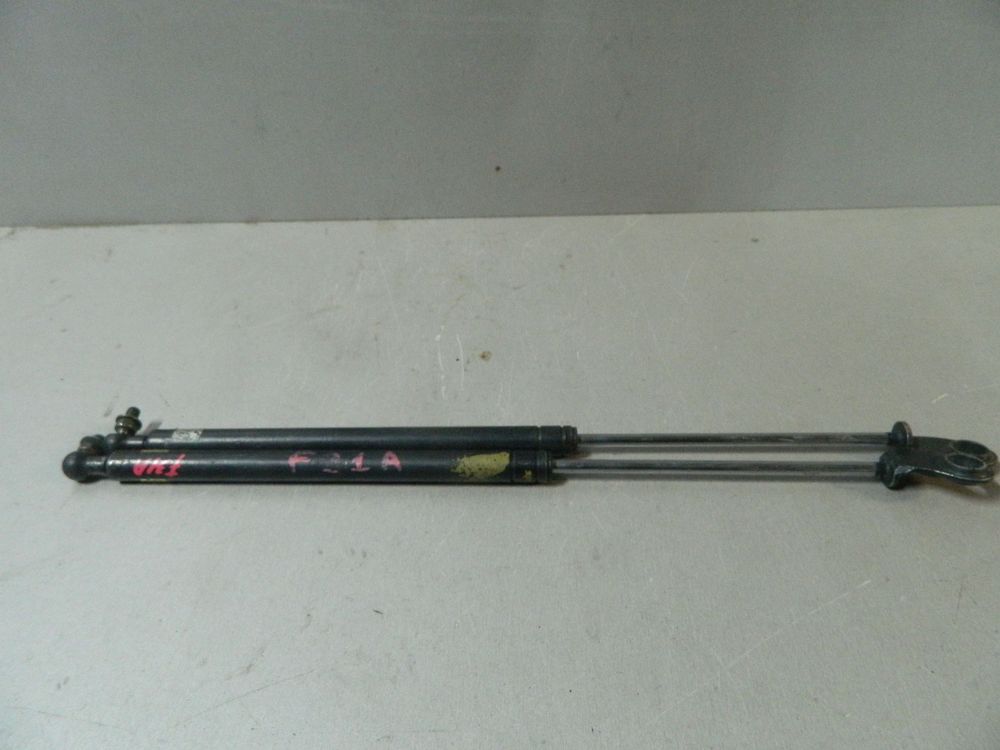 Амортизатор багажника MITSUBISHI DIAMANTE F31A (Контрактный) 81528868