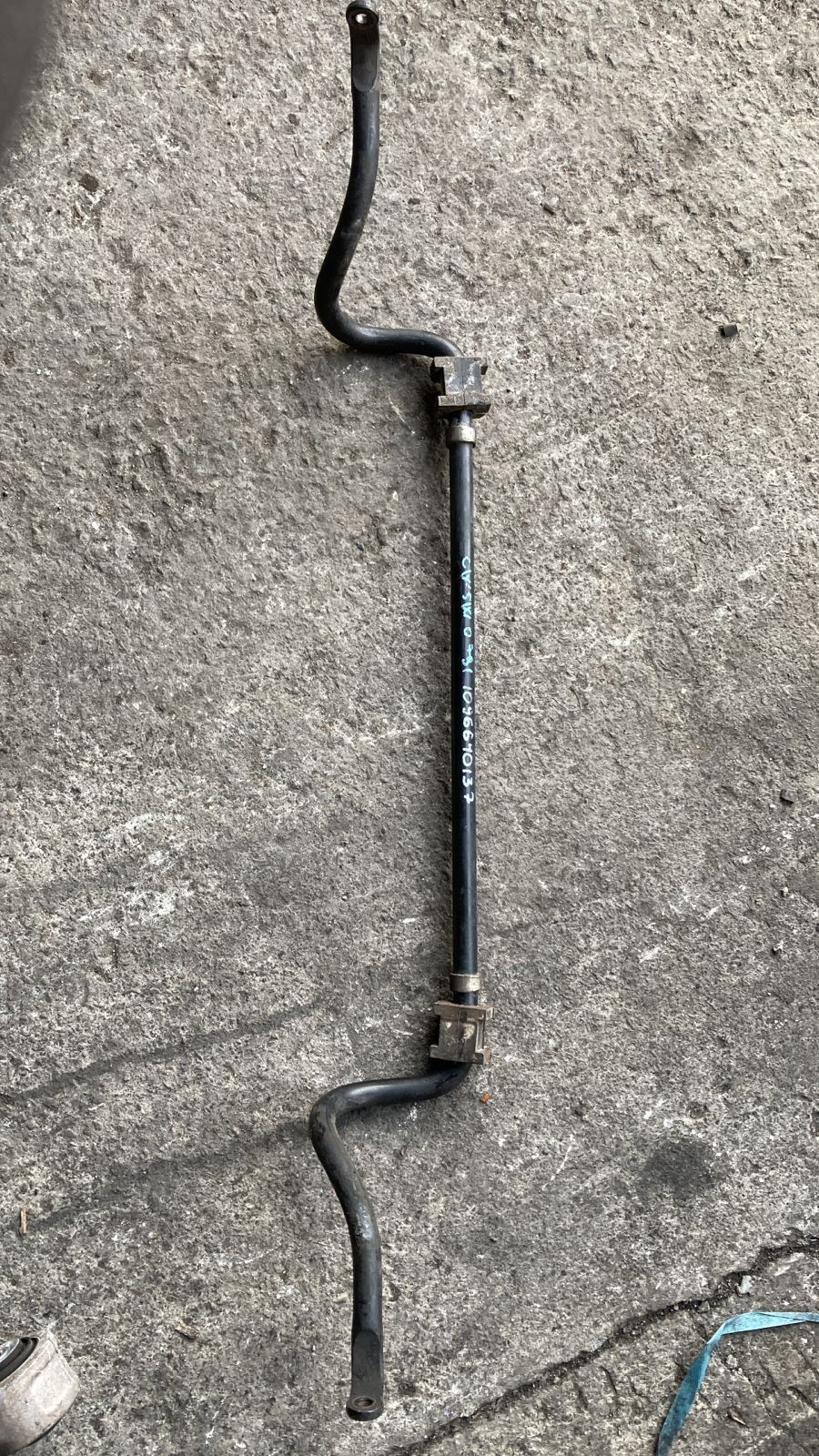 Стабилизатор MITSUBISHI OUTLANDER CW5W Перед (Контрактный) 1096640137