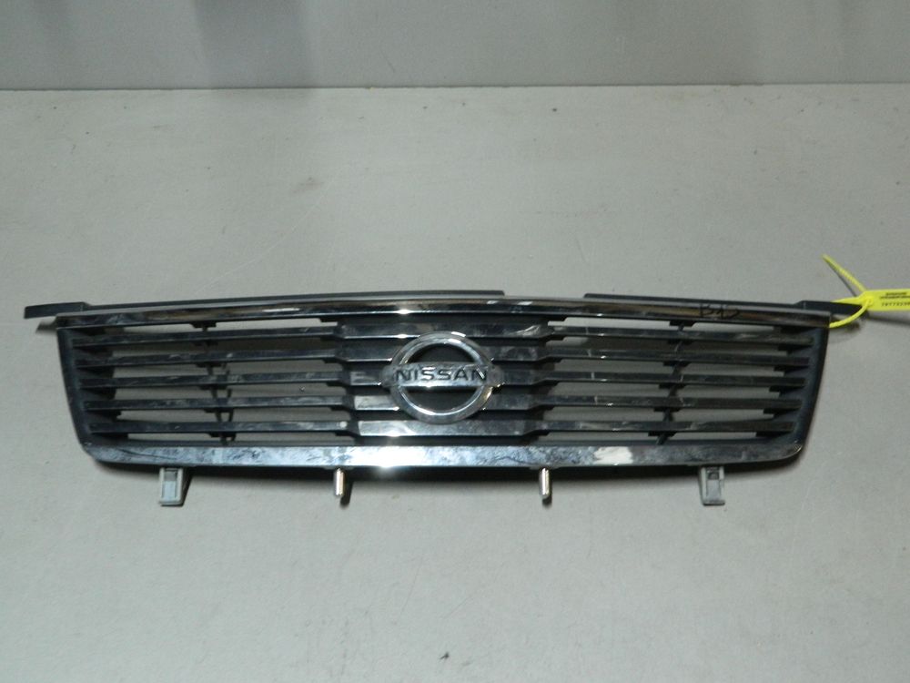 Решетка радиатора NISSAN SUNNY FB15 (Контрактный) 79773236