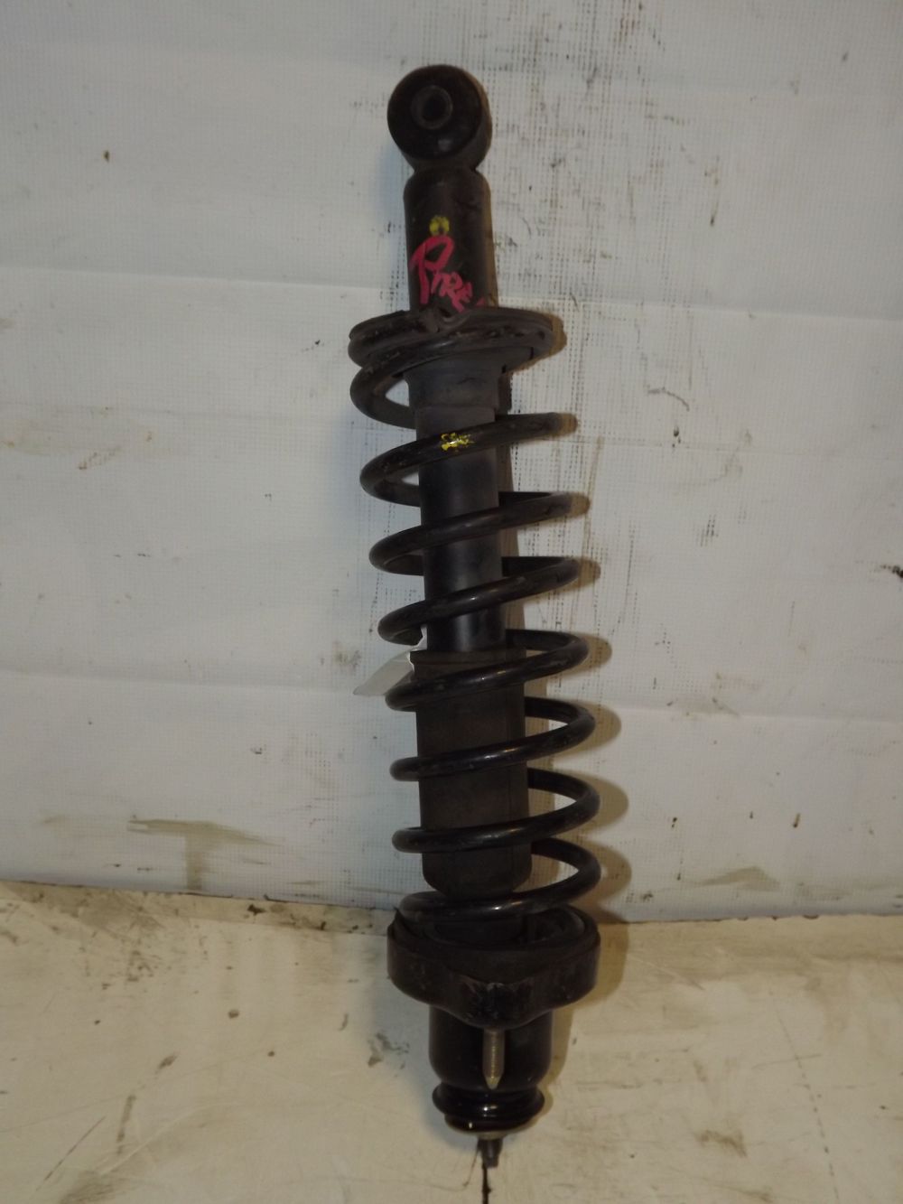 Стойка подвески MITSUBISHI AIRTREK CU2W Зад (Контрактный) 35023544