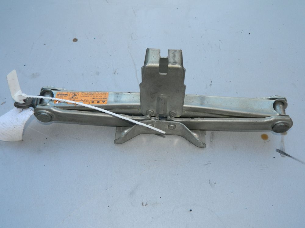 Домкрат NISSAN X-TRAIL 1050kg (Контрактный) 45993525