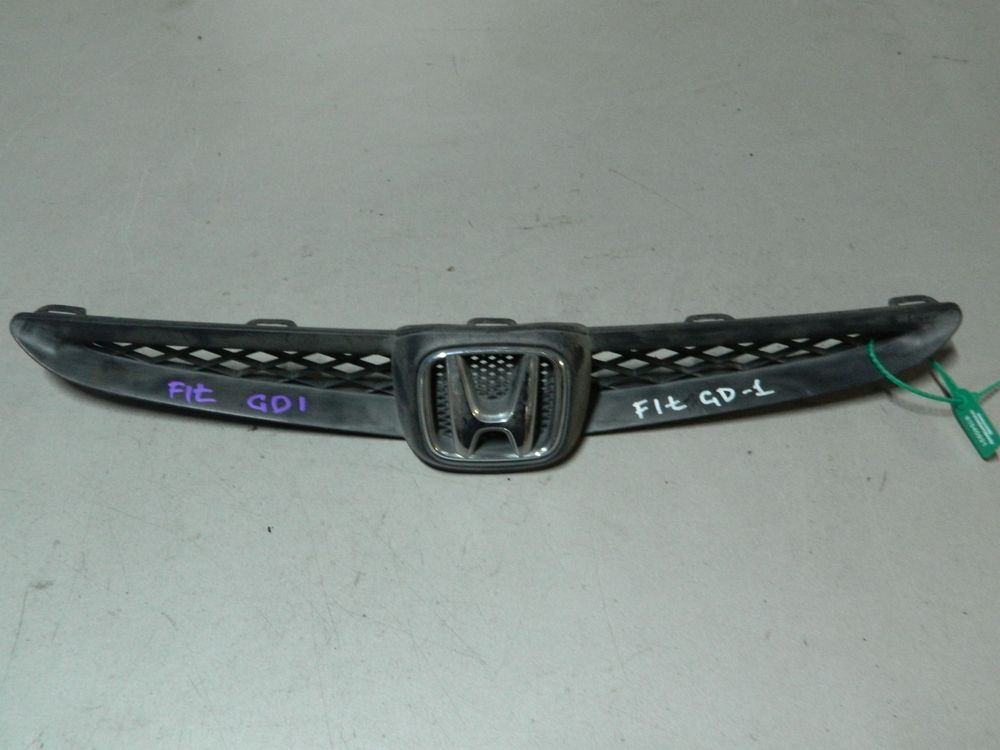 Решетка радиатора HONDA FIT GD1 (Контрактный) 81540931