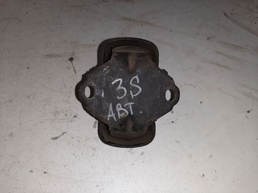 Подушка двигателя TOYOTA 1236174480 K4 TOYOTA LITE ACE NOAH SR50 3SFE Перед (Контрактный)