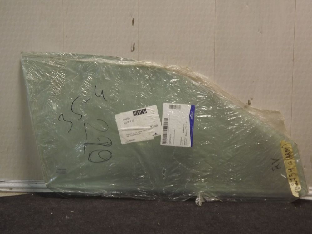Стекло SECURIT 501304030 AUDI A4 Перед Прав