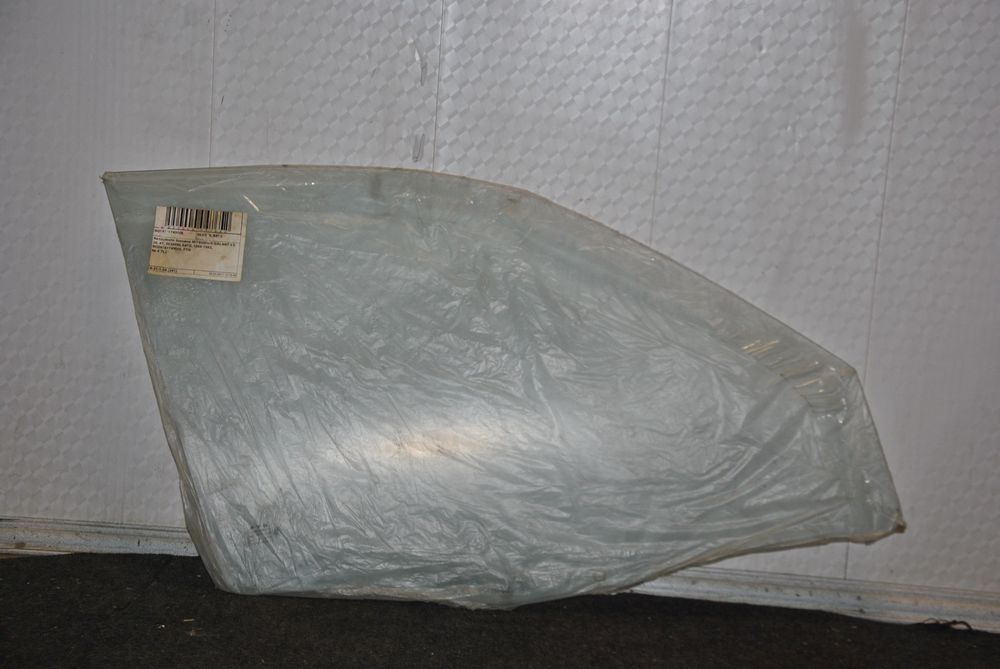 Стекло двери XYG 5930RBLS4FD MITSUBISHI GALANT Перед Прав