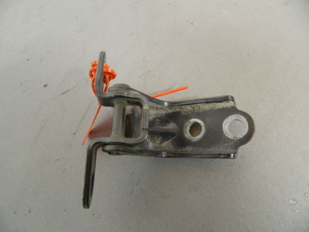 Петля двери KIA RIO QB G4FA Зад Лев Низ (Б/У) 65243484