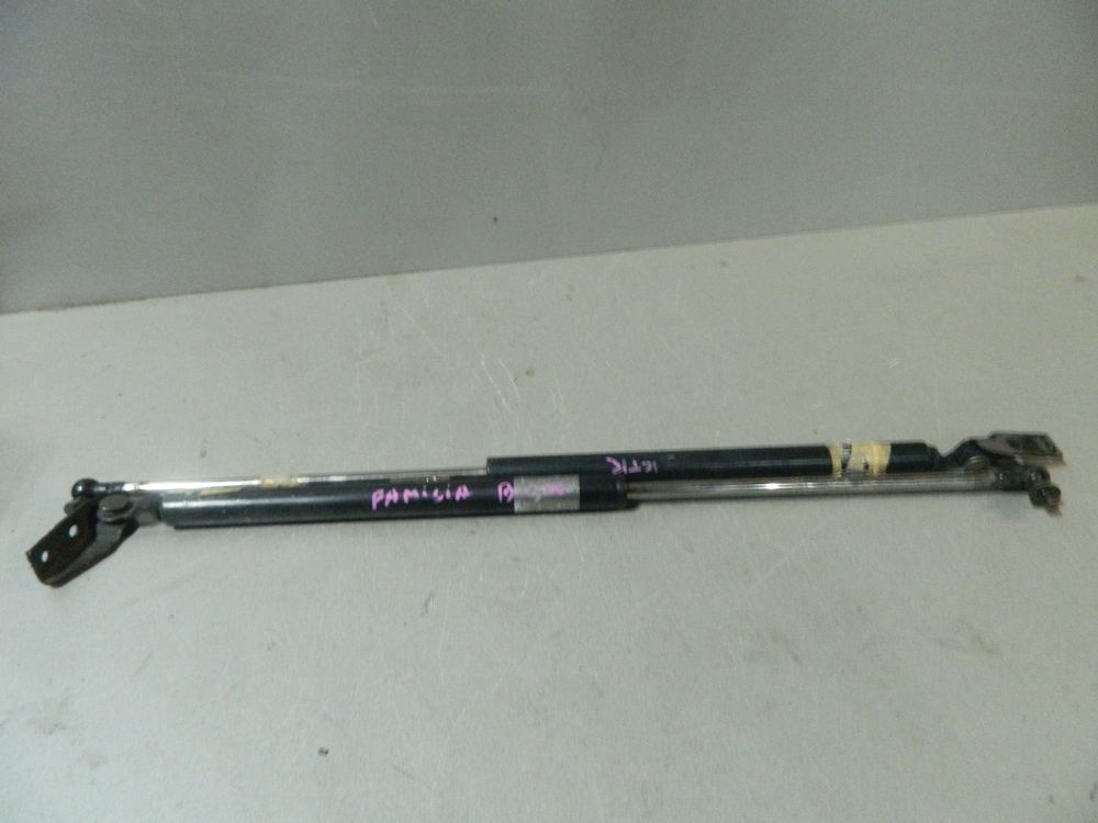 Амортизатор багажника MAZDA FAMILIA BJ5W (Контрактный) 81532107