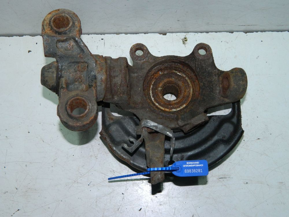 Ступица NISSAN PRIMERA P12 Перед Лев (Контрактный) 69838281