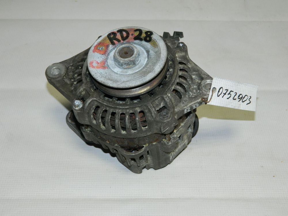 Генератор NISSAN LAUREL SC35 RD28 (Контрактный)