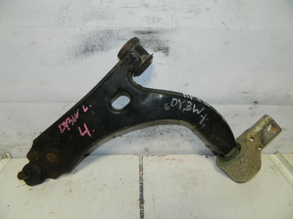Рычаг подвески MAZDA DEMIO DY3W Перед Лев (Контрактный) 45993576