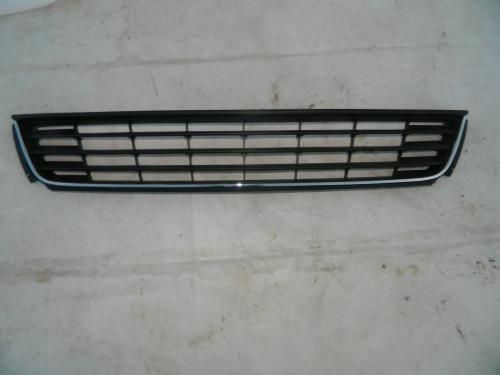 Решетка бампера NSP NSP086RU853671RYP Центр/хром POLO 10-