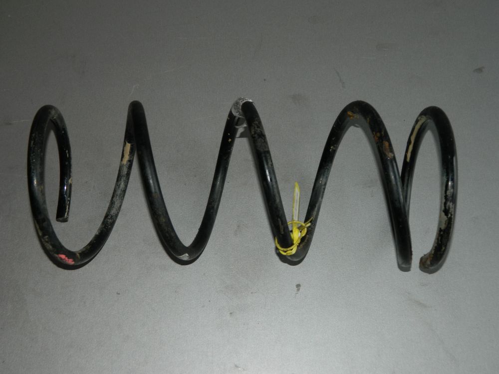 Пружина TOYOTA VOXY AZR60 Перед (Контрактный) 40951180